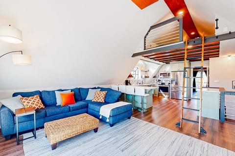 The Blue Beaver Cottage House in Beaver Lake