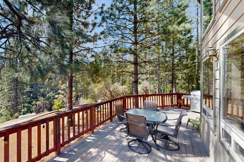 Cozy Chalet House in Arnold