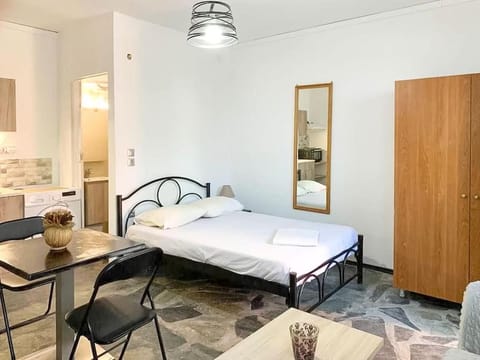 Bed, Photo of the whole room, Dining area, Bedroom, hair dresser, wardrobe