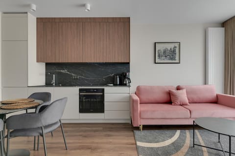 Kitchen or kitchenette, Living room, Seating area, Dining area, stove