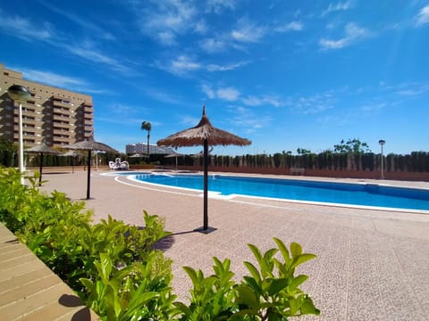 Property building, Day, Swimming pool