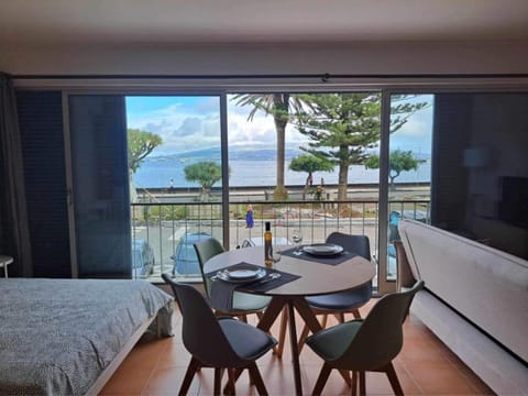View (from property/room), Landmark view, Mountain view, Sea view