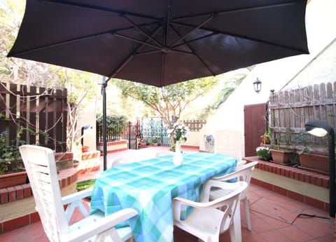 Patio, Garden, Dining area