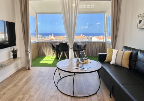 TV and multimedia, Living room, Seating area, Dining area, Sea view