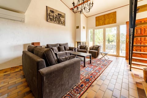 Spacious semidetached house with garden & terrace House in Grimaud