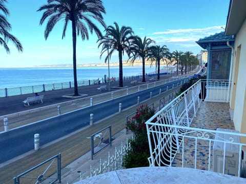 Property building, Balcony/Terrace, Sea view