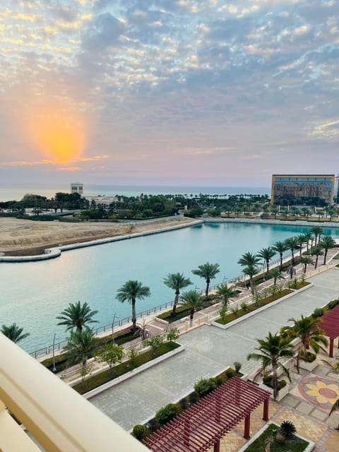 Pool view, Sea view