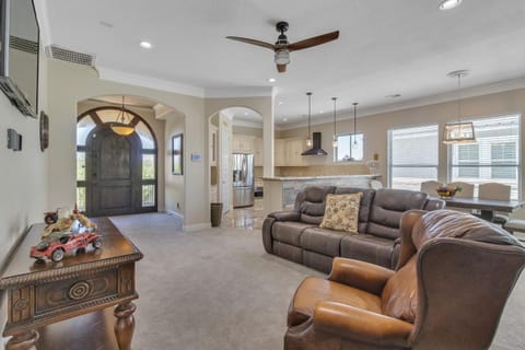 Charming 2 Story Retreat home House in Bacliff