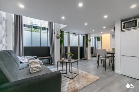 TV and multimedia, Living room, Dining area