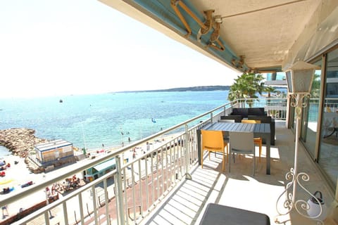 Patio, View (from property/room), Landmark view, Sea view