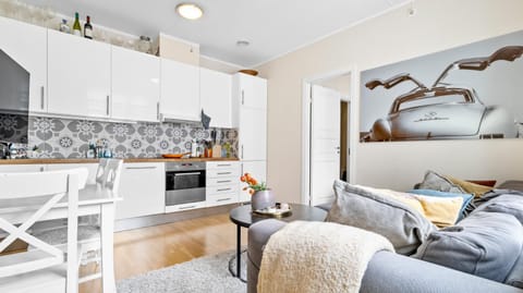 Kitchen or kitchenette, Seating area