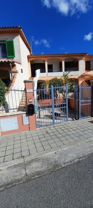 Zurrundeddu House House in Pula