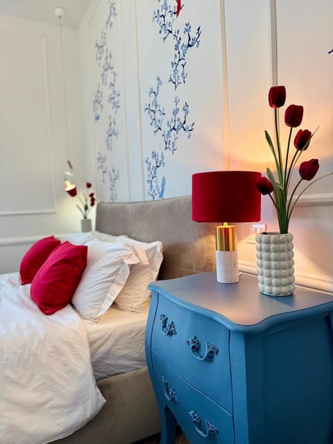 Bed, Decorative detail, Bedroom