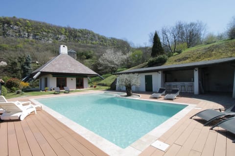 Rare villa in the heart of Little Savoyard Venice Villa in Auvergne-Rhône-Alpes
