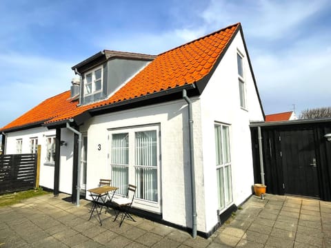 Property building, Garden, Balcony/Terrace