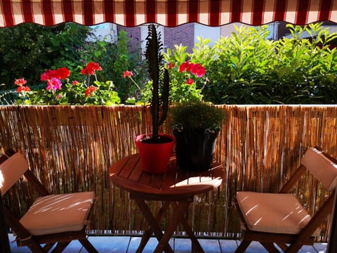 Spring, Balcony/Terrace