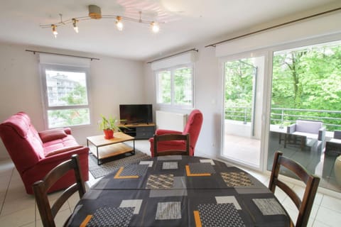 Comfortable T3 at the foot of the Castle of Chambéry! Apartment in Chambery