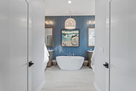 Taj Duval, Sleeps 14, Pool, Lux House in Jacksonville Beach