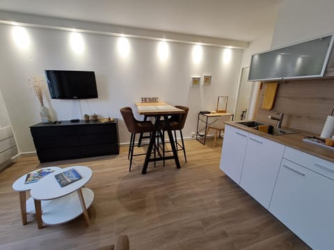 TV and multimedia, Dining area