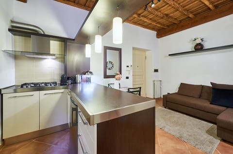 Kitchen or kitchenette, Dining area, stove
