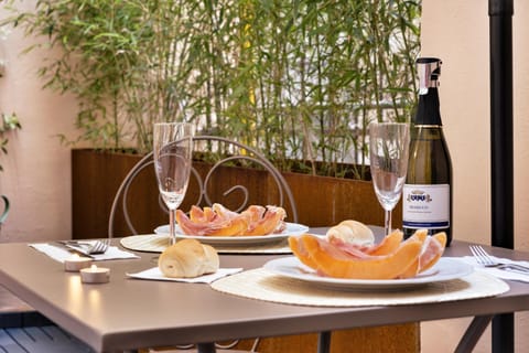 Balcony/Terrace, Inner courtyard view