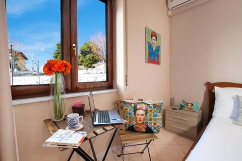 Bed, Bedroom, air conditioner