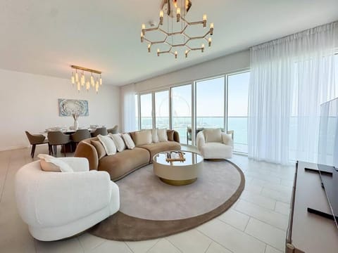 Fantastic and Rare 4BR+maid's in JBR Walk Apartment in Dubai