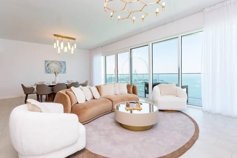 Fantastic and Rare 4BR+maid's in JBR Walk Apartment in Dubai