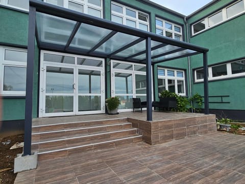 Property building, Facade/entrance