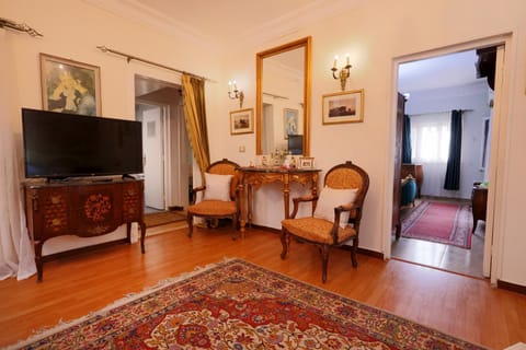 Communal lounge/ TV room, TV and multimedia, Living room, Seating area