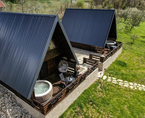 Property building, Spring, Day, Natural landscape, BBQ facilities, Garden, Garden view