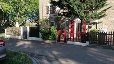 Property building, Street view