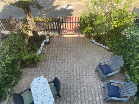 Studio Climatisé pour 2 pers - Salins de Giraud House in Arles