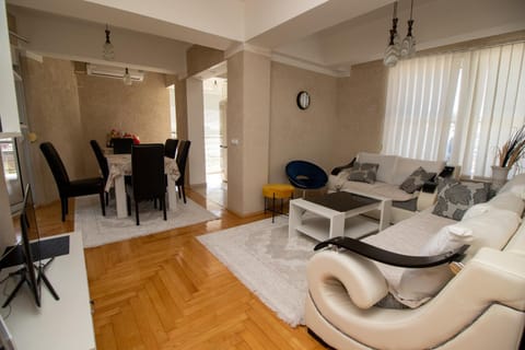 Living room, Seating area, Dining area