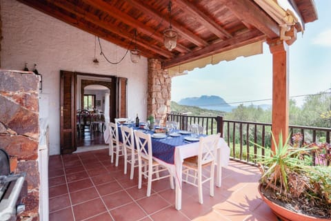 Patio, Spring, Day, Natural landscape, View (from property/room), Balcony/Terrace, Dining area