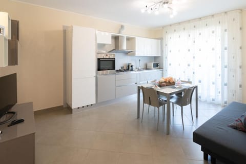 Kitchen or kitchenette, Living room, stove