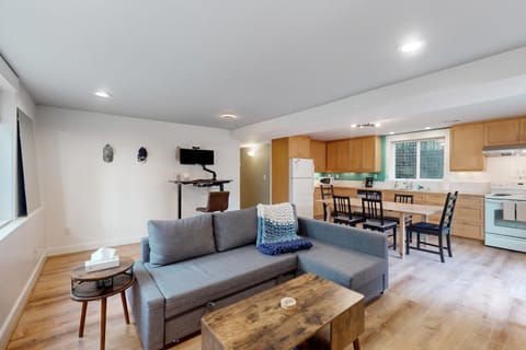 Greenlake Hidden Oasis House in Green Lake