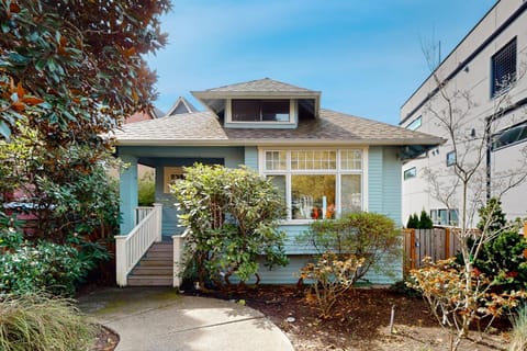 Greenlake Hidden Oasis House in Green Lake