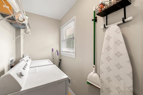 Chill Pad Deluxe by MARTA/Downtown/Midtown/Hartsfield Jackson Airport Vacation rental in East Point