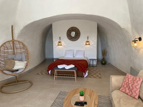 Logement troglodyte tout confort 42 min tgv Paris House in Vendôme