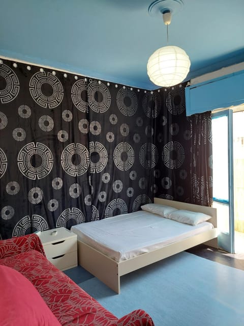 THISSIO ROOM IN THE APARTMEN SHARE Apartment in Athens