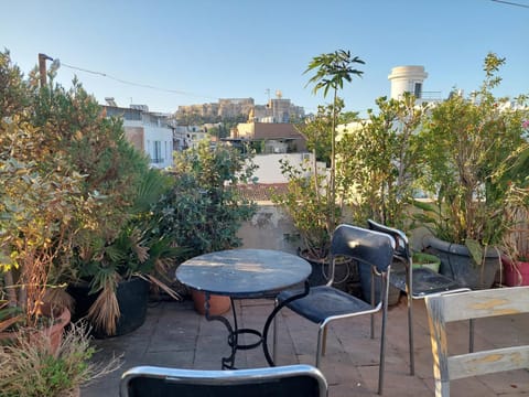 THISSIO ROOM IN THE APARTMEN SHARE Apartment in Athens