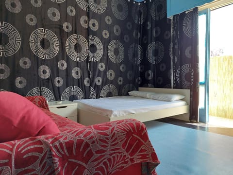 THISSIO ROOM IN THE APARTMEN SHARE Apartment in Athens