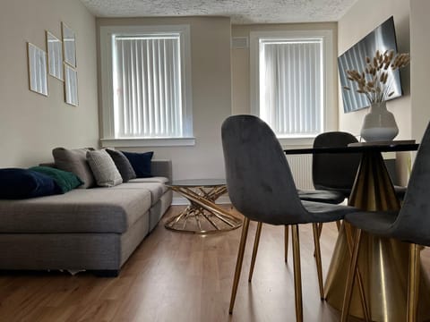 Spacious Luxury 3 Bedroom Flat in Kirkcaldy, Fife Apartment in Kirkcaldy