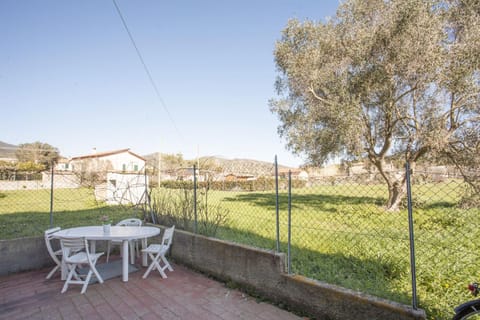 Patio, Natural landscape, Garden, Dining area, Garden view