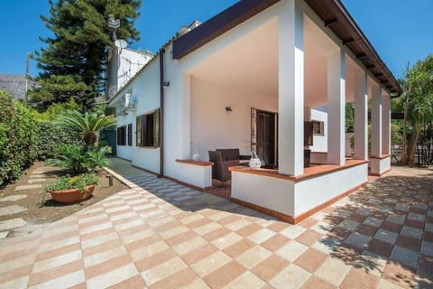 Property building, Patio, Garden, Garden view