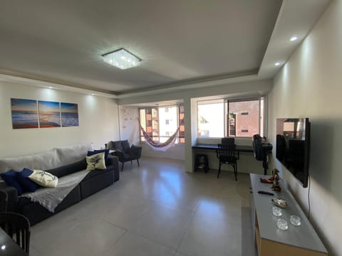 Communal lounge/ TV room, TV and multimedia, Living room, Seating area, Evening entertainment, hair dresser