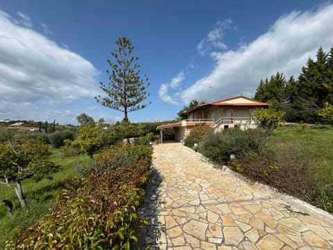 Property building, Day, Natural landscape, Garden, Garden view