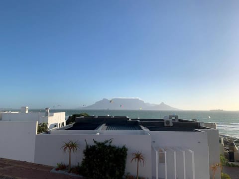 Mountain view, Sea view