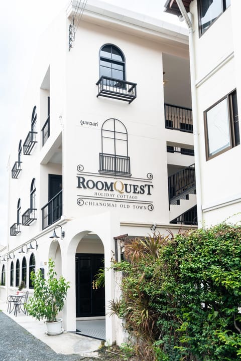 Property building, Facade/entrance